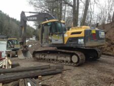 Használt alkatrészek Volvo EC220DL kotrógéphez
