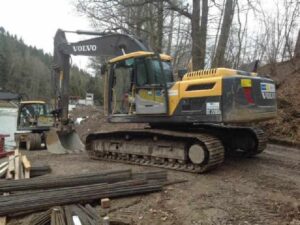 Használt alkatrészek volvo ec220dl kotrógéphez