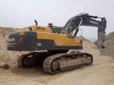 Használt alkatrészek Volvo EC480 kotrógéphez