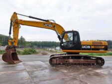 JCB JS260 bontott alkatrészek: joystick, forgókorona, futólánc