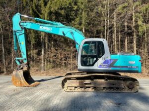 Alkatrészek kobelco sk200 kotrógéphez – motor, futólánc, forgókorona