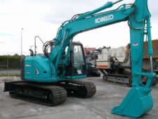 Alkatrészek Kobelco SK135SR LC és SK220 LC kotrógépekből