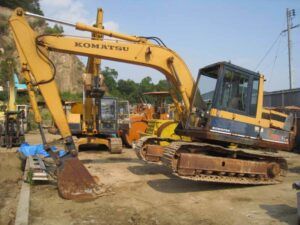 Alkatrészek bontott komatsu pc95 és pc120 lc-3 kotrógépekhez