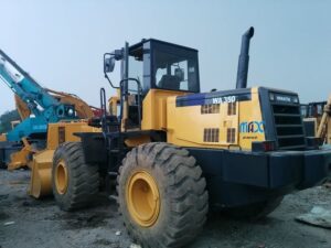 Alkatrészek komatsu wa 350 bontásból (differenciálmű, motor, kerékagy, kuplung, kar)