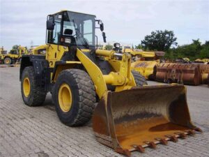 Alkatrészek komatsu wa250, wa270-3, wa320-3, wa420-3, wa400-1, wa450-1, wa470-3 rakodókhoz bontásból
