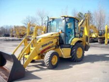 Alkatrészek bontott Komatsu WB 156 PS géphez