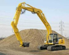 Alkatrészek bontott New Holland E215 és E305 kotrógépekhez