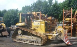 Alkatrészek bontott caterpillar d6n buldózerhez