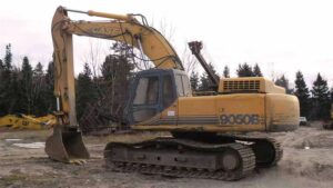 Alkatrészek bontott case 9050b kotrógéphez
