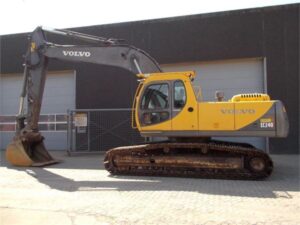 Volvo ec240 bontott alkatrészek: motor, hidraulikaszivattyú, joystick