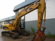 Alkatrészek bontott Caterpillar 320 CL kotrógéphez