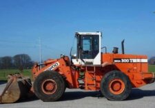Alkatrészek bontott Daewoo Mega 300-V homlokrakodóhoz