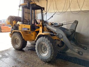 Volvo l30b-z homlokrakodó bontott alkatrészek