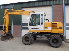 Liebherr A312 alkatrészek – Gumikerekes kotrógép