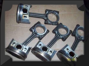 Dugattyú gyűrűkkel és hajtórúddal – deutz bf4l914 motor tömítéskészlet