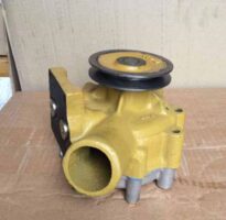 Caterpillar 320 vízszivattyú – építőgép alkatrész