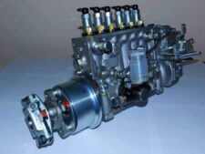 Komatsu SAA12V140, 4D92E, 4D94LE motor befecskendező szivattyú