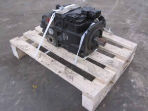 Sauer danfoss 90r130 hidraulikus szivattyú, fa raklapon