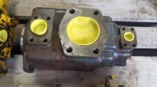 Volvo L180 homlokrakodó hidraulikaszivattyú