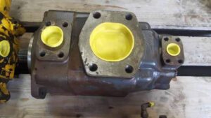 Volvo l180 homlokrakodó hidraulikaszivattyú