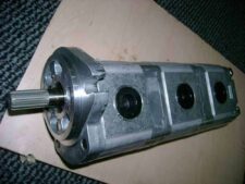 Hidraulikus szivattyú Airman AX25 EX25 minikotróhoz – Tripla fogaskerék modell