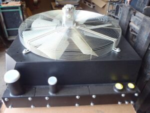 Akg 5113750000 típusú hűtőradiátor ok gépekhez