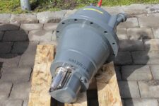 Liebherr R914 Litronic forgatómű reduktor (bontott)