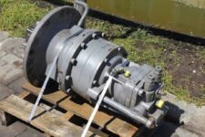 Liebherr R922 forgatómű reductora