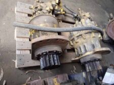 Fordulatszámcsökkentő Komatsu PC200, PC300, PC400 kotrógépekhez