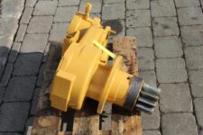 Használt forgatómű reduktor Caterpillar 212 BFT kotrógéphez