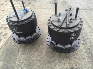 Használt forgatómű caterpillar 365 kotrógéphez