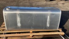 Volvo üzemanyagtartály, 650 liter, kód 21516455