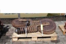 Feszítő vezetőgörgő Case Poclain 1088 kotrógéphez