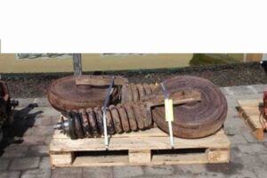Feszítő vezetőgörgő case poclain 1088 kotrógéphez