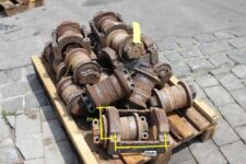 Görgők Caterpillar 345 kotrógéphez – 21x26 cm