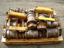 Görgőgörgő Case CX225 kotrógéphez