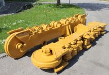 Teljes futómű rendszer Caterpillar D4H-hoz – görgők és felső támasztó görgő