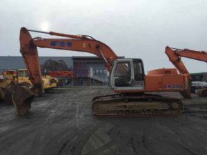 Használt alkatrészek hitachi ex 255 kotrógéphez, bontott állapotban