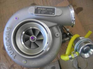 Turbófeltöltő komatsu pc300-7 kotrógéphez