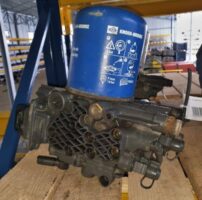 Knorr-Bremse Mercedes-Benz MP4 visszacsapó szelep A0004466464