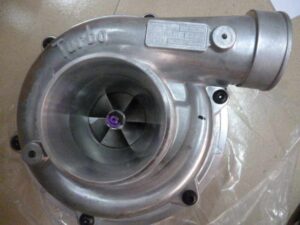 Turbófeltöltő zax330-3 6hk1 rhe7 hitachi motorhoz