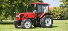 Traktor IRUM TAG 1025.3 zöld alapon