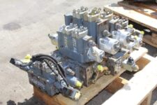 ATLAS 2005 M-12 Hidraulikus elosztó