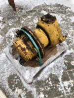 Kerékagy Caterpillar TH62-hez – használt, sárga, rozsdafoltos alkatrész
