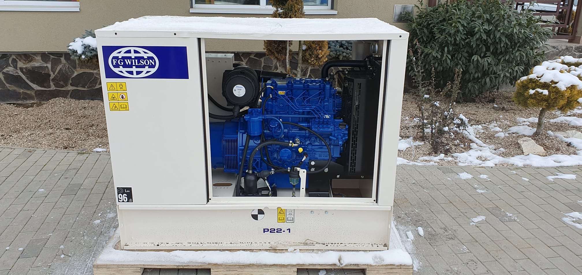 FG Wilson 22 kVA generátor Perkins motorral, új, garanciával és automatizálással