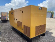 Caterpillar 275 kVA ipari áramfejlesztő CAT C9 motorral és automatizálással