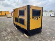 Caterpillar 50 kVA áramfejlesztő, CAT C3.3 motor, akkumulátor, vezérlőpanel, acél burkolat