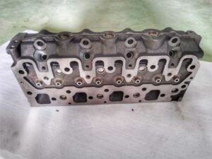 Hengerfej caterpillar 304. 5 minikotróhoz