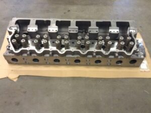 Hengerfej caterpillar c15 motorhoz – új