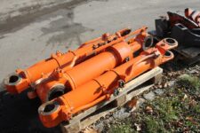 Narancssárga hidraulikus henger Hitachi ZW310-hez